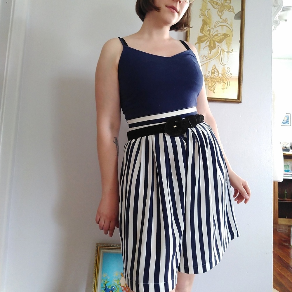 Vintage high waisted striped flowy shorts - Picture 3 of 5